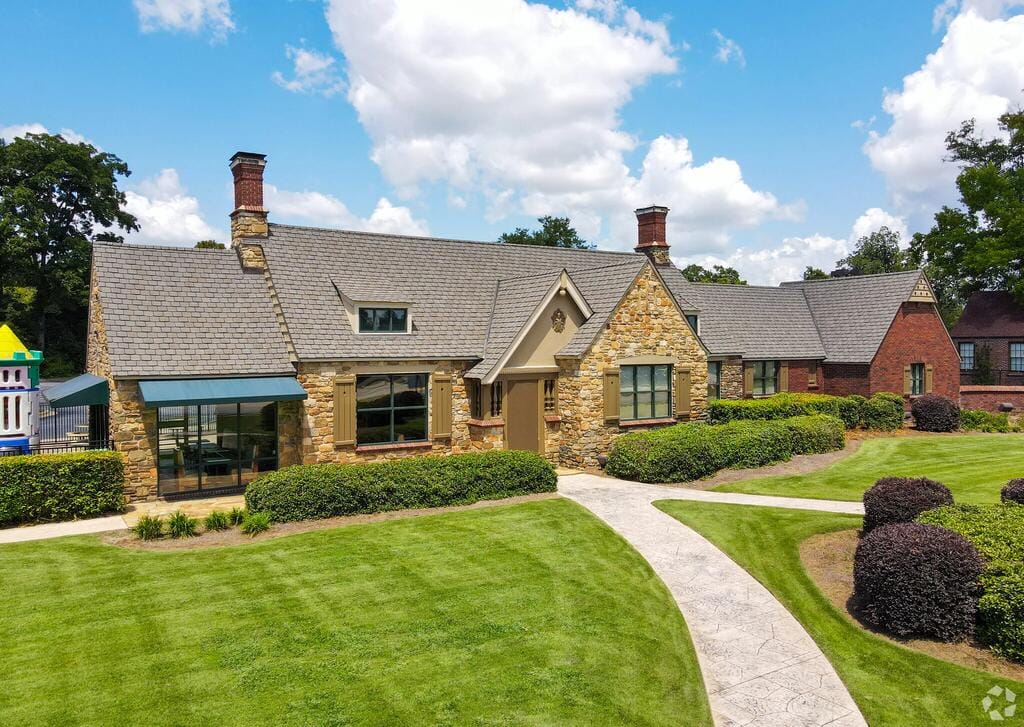 2033 Wynnton Rd, Columbus, GA 31906