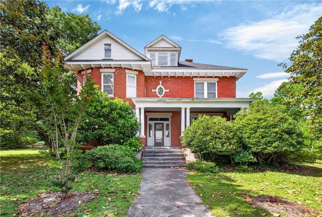 483 Holley Ave, Camp Hill, AL 36850
