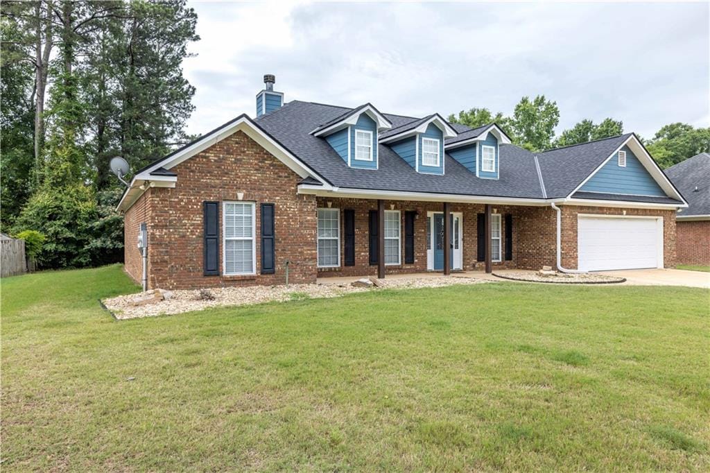 164 Meadowlark Dr, Smiths Station, AL 36877