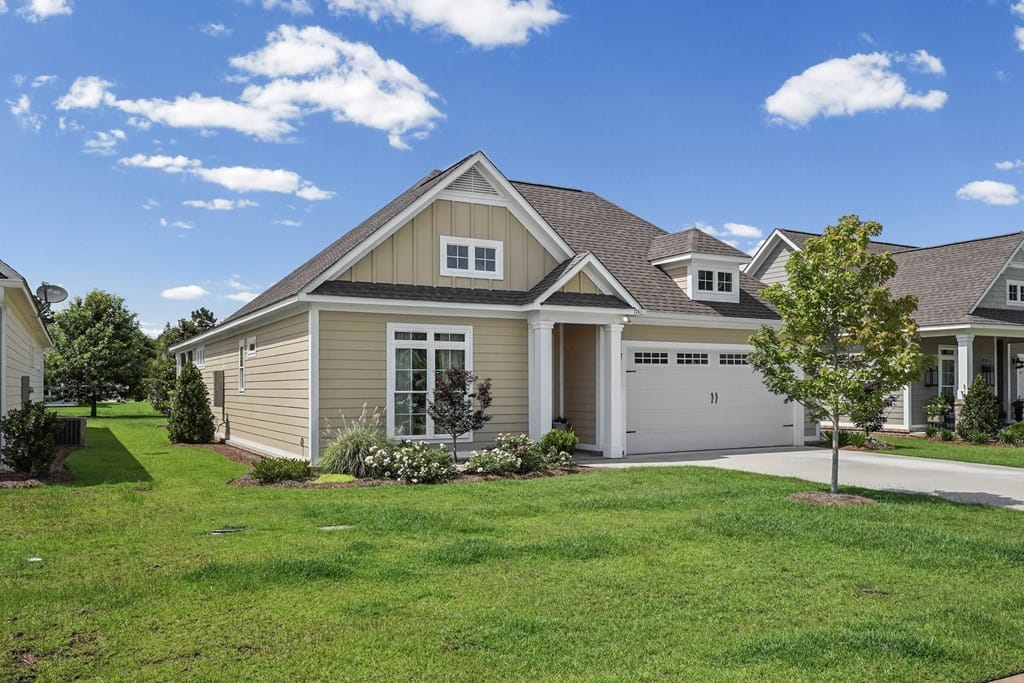 174 Oakside Cir, Leesburg, GA 31763