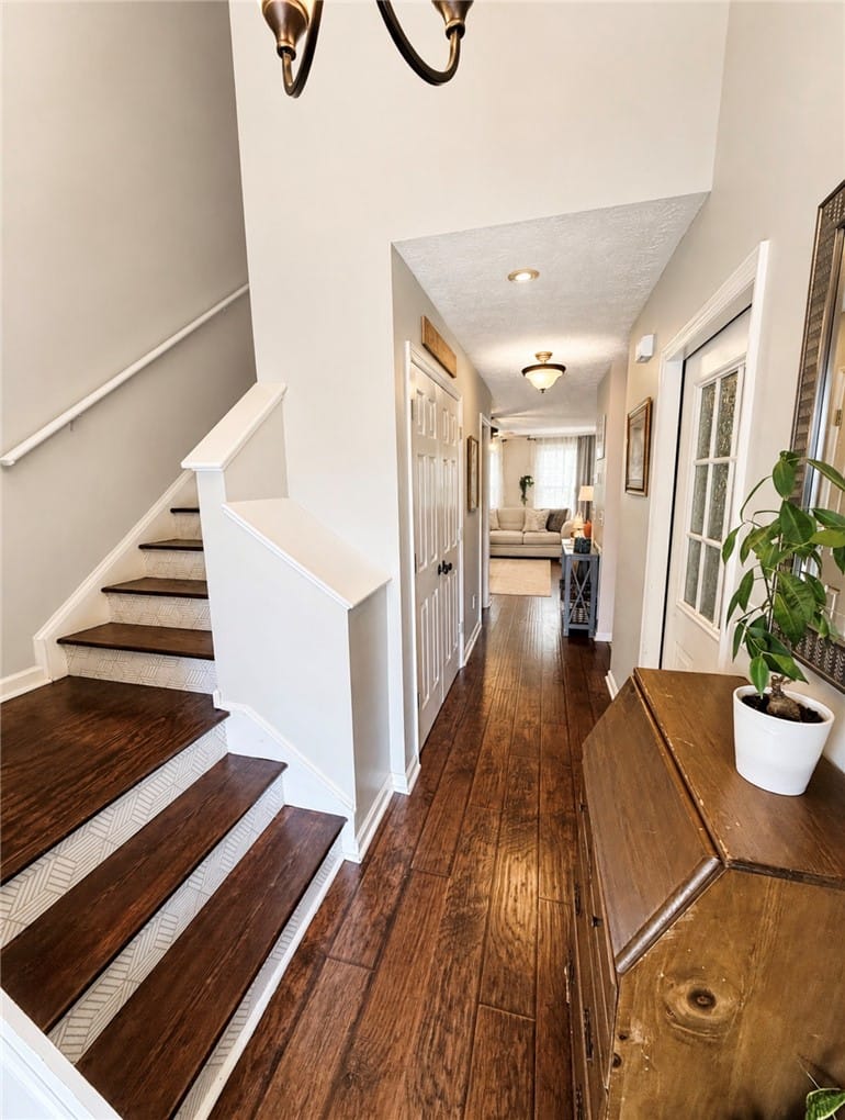 2428 E University Dr Apt 206, Auburn, AL 36830, Rich hardwood floors welcome you into this invitin