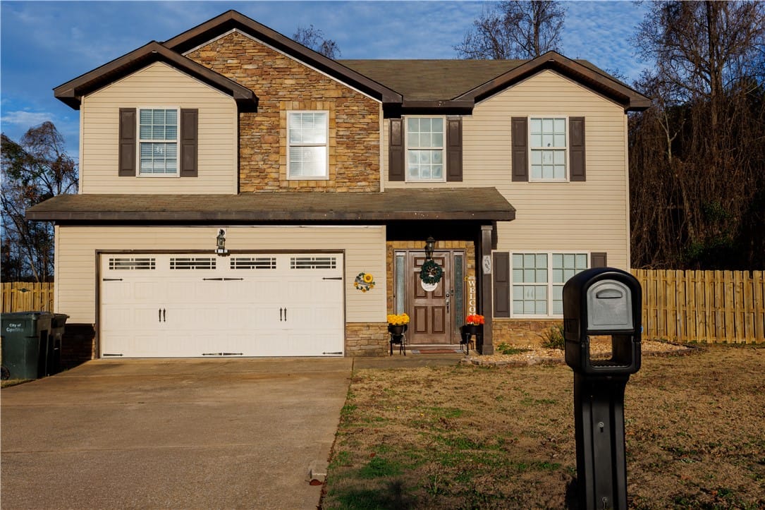 2103 Suzanne Lane, Opelika, AL, 36801