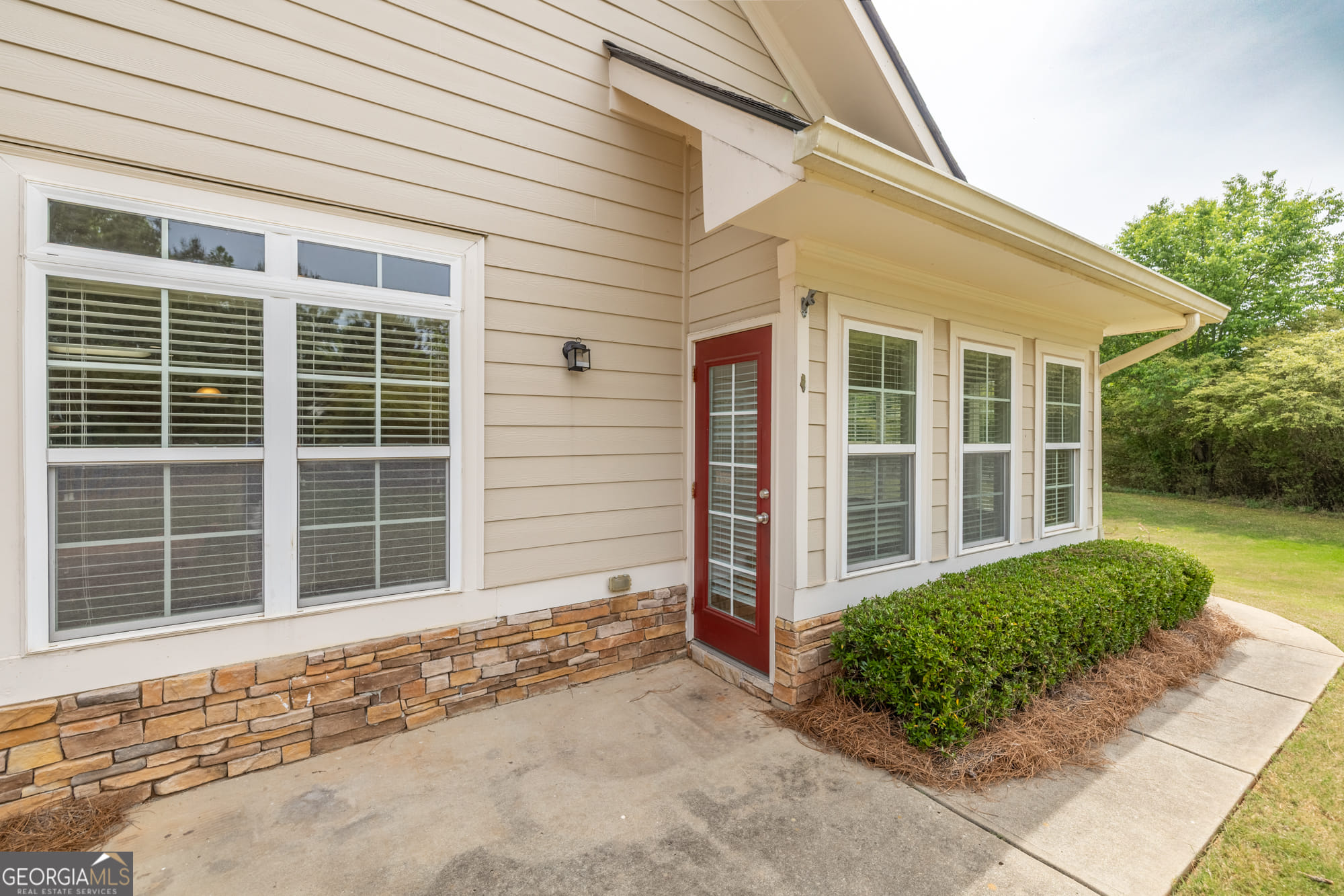 31 Thomaston St, Newnan, GA 30263