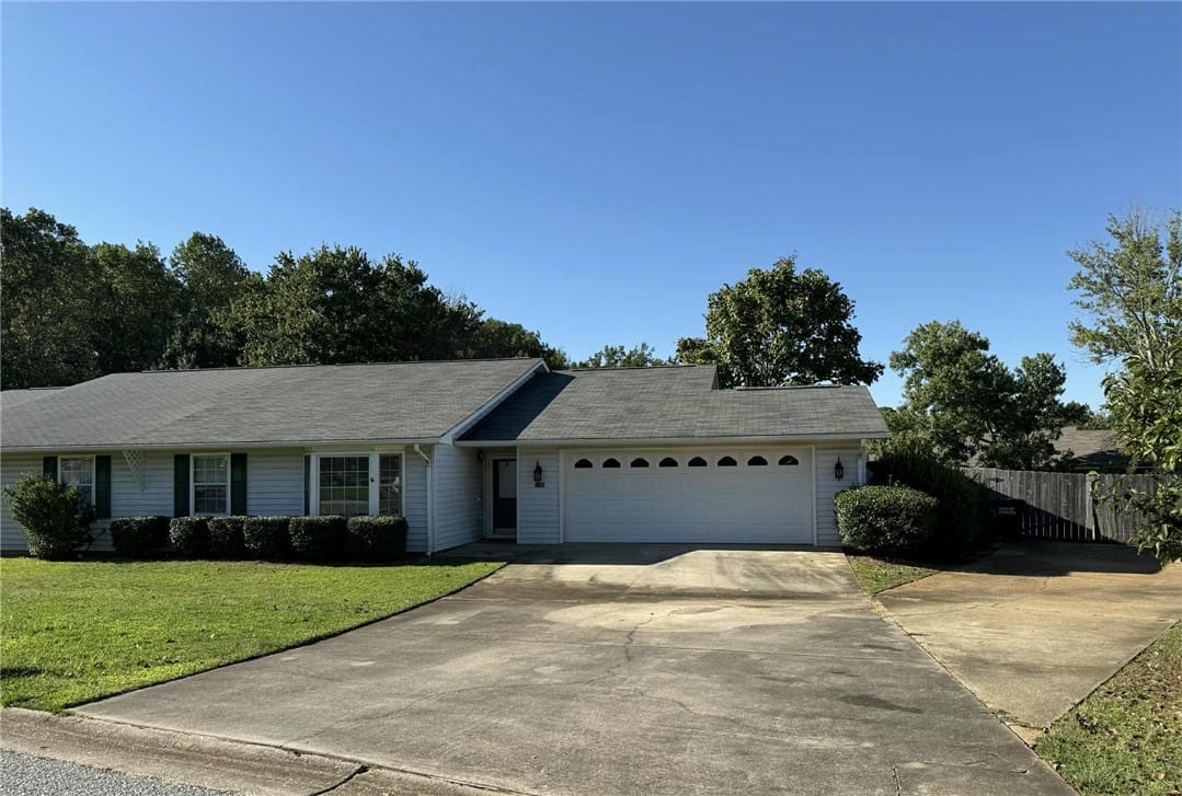 2106 Henderson Drive, Opelika, AL, 36801