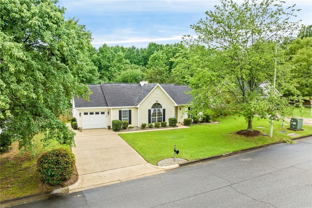 1206 DOUGLAS, OPELIKA, AL, 36801