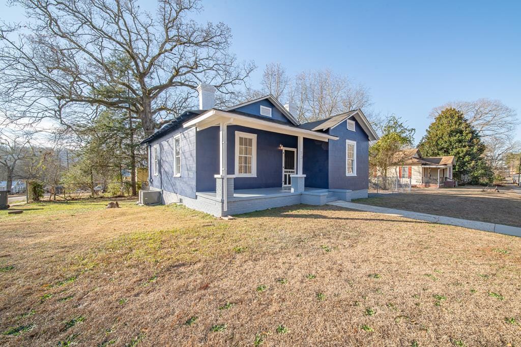 13 Perry St, Manchester, GA 31816