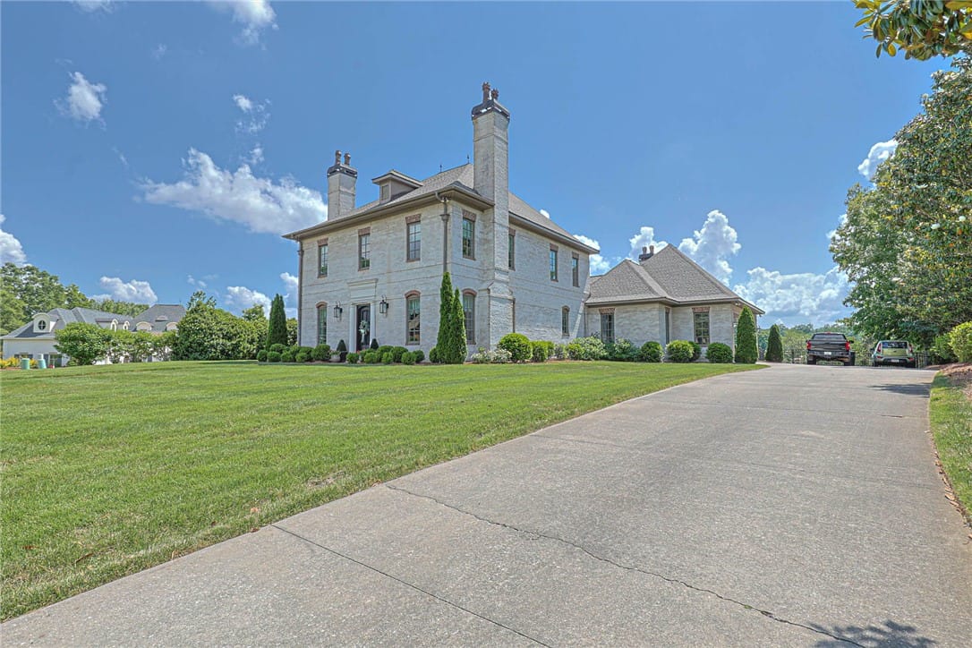 2902 Stonybrook Rd, Opelika, AL 36804