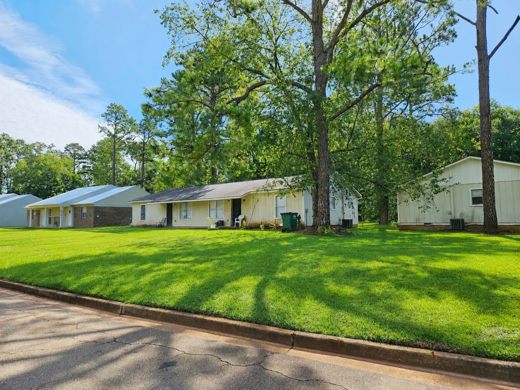 336 Station Crossing Dr, Albany, GA 31721