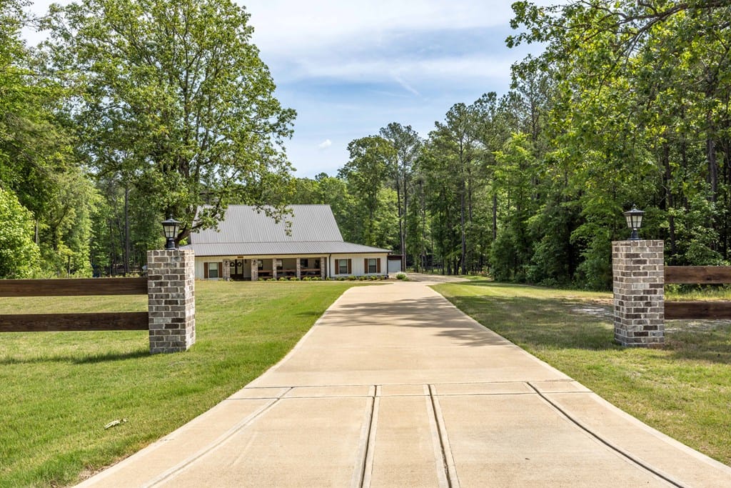 190 Hidden Lake Court, Pine Mountain, GA, 31822 — Photo 2