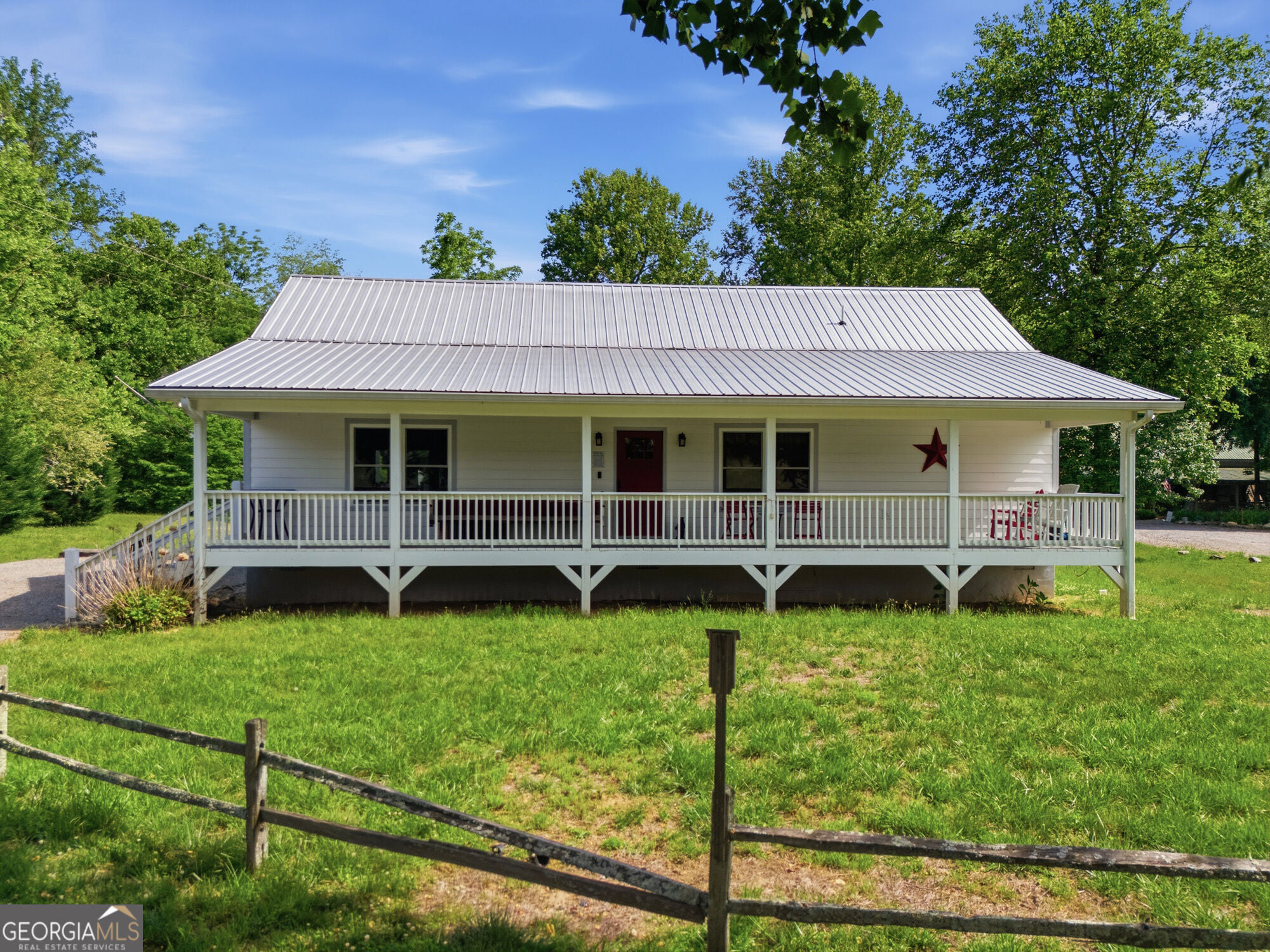 87 Laughing Waters Ln, Hayesville, NC 28904