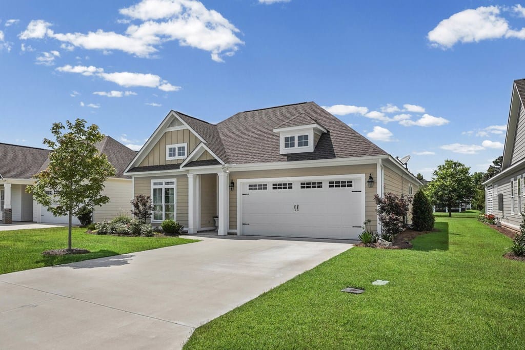 174 Oakside Cir, Leesburg, GA 31763