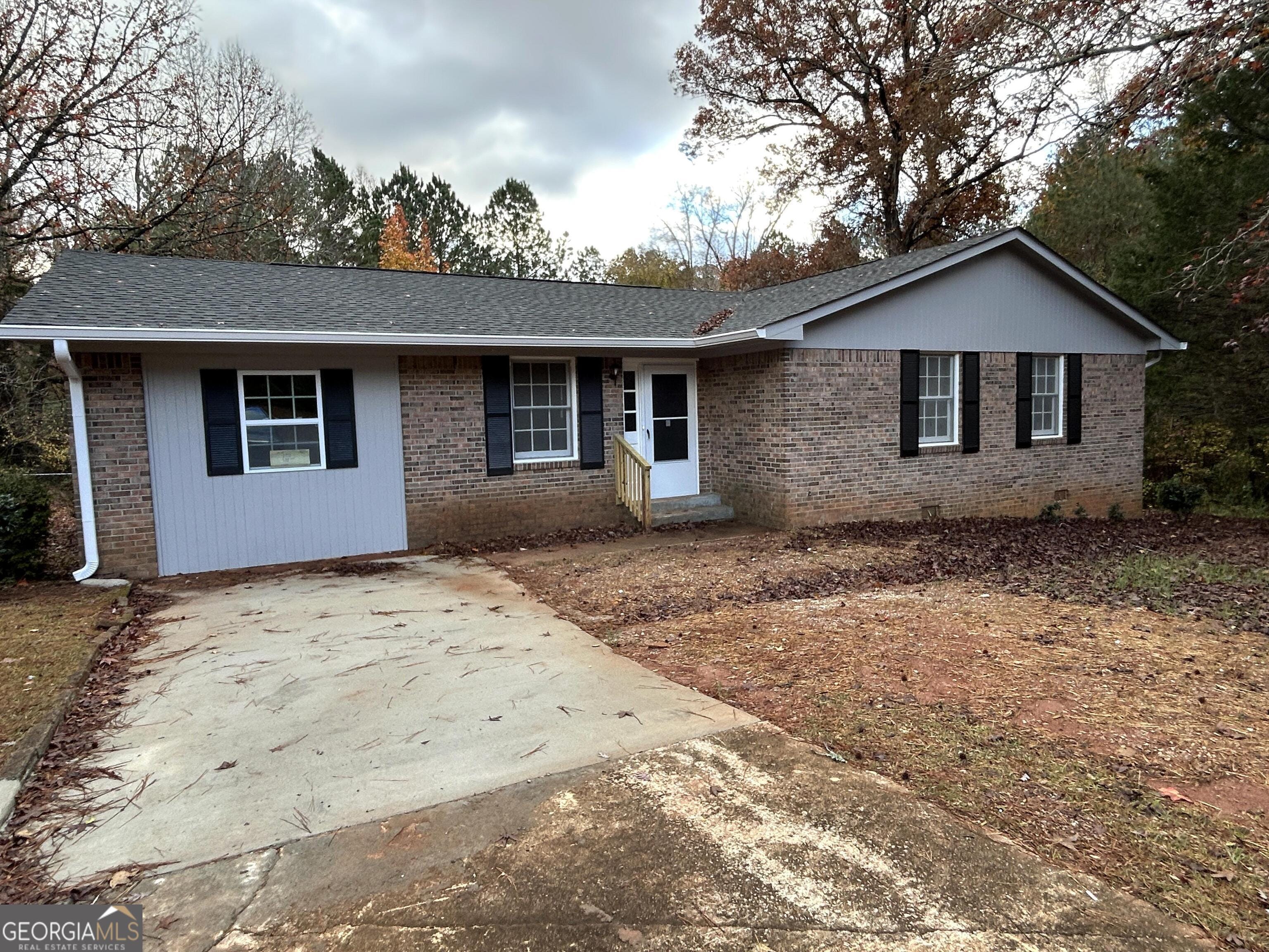 112 Sunset, West Point, GA, 31833