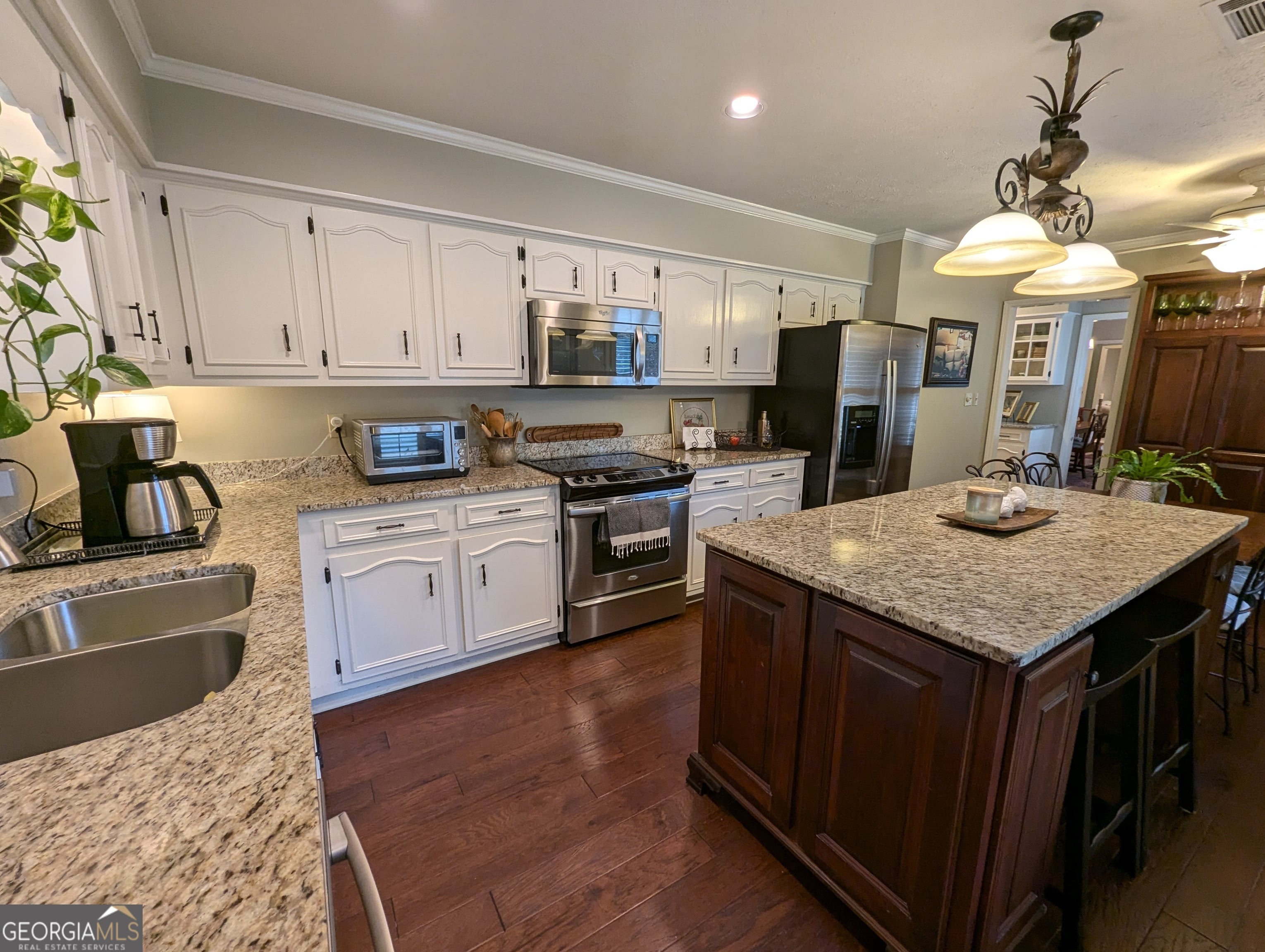 98 Georgian, West Point, GA, 31833