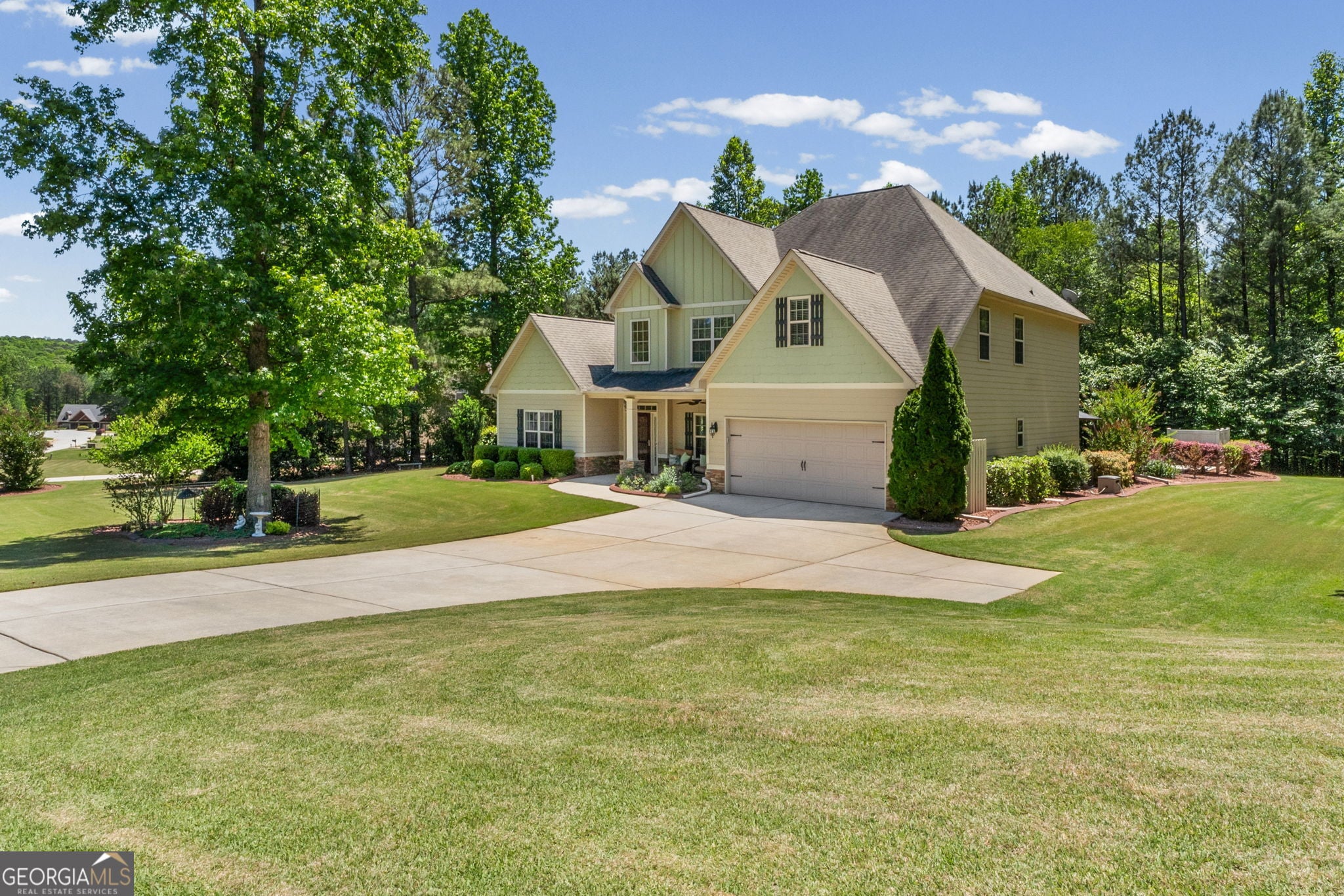 195 Gracie Gardens Ct, Newnan, GA 30263