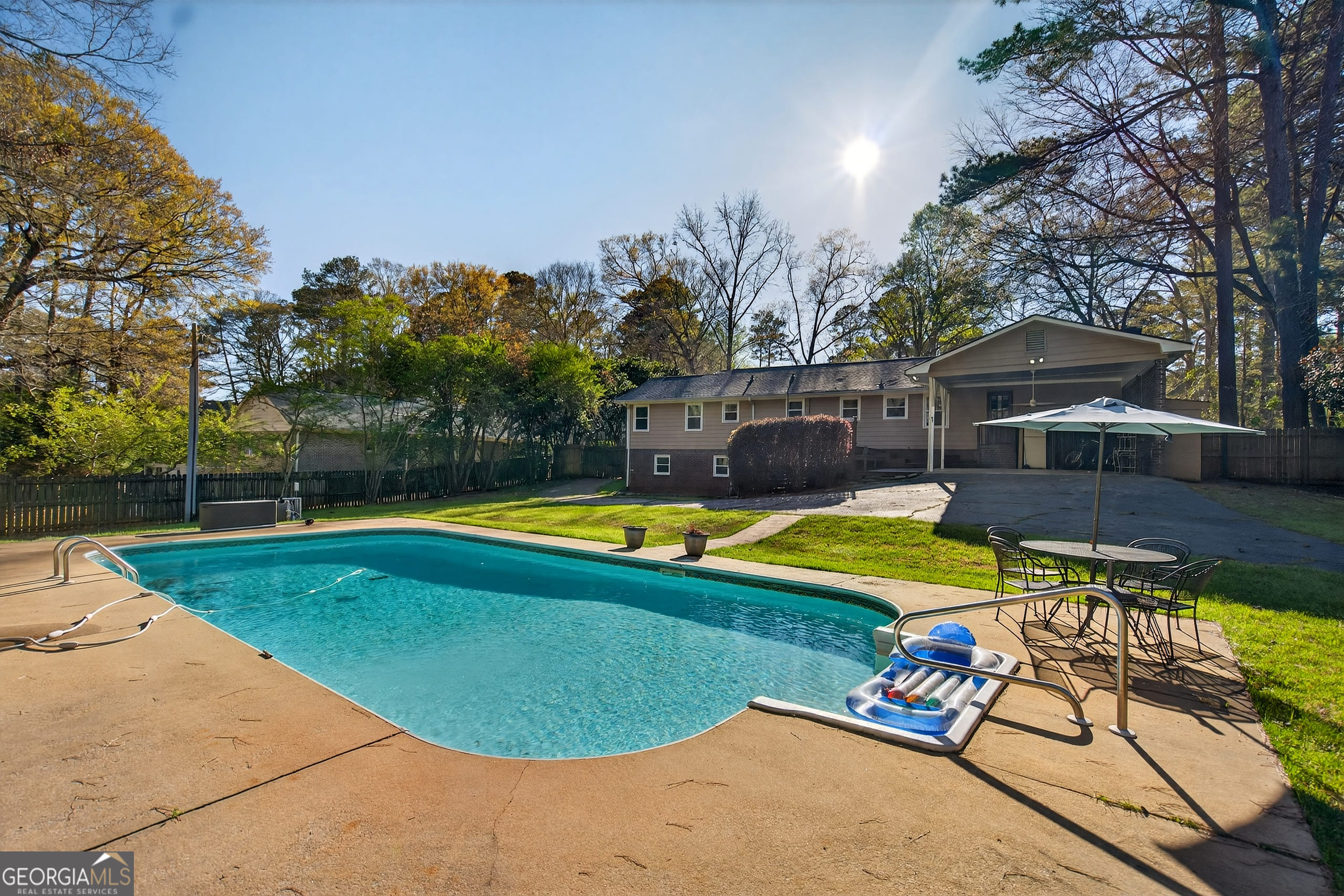 217 Baywood Cir, LaGrange, GA 30240