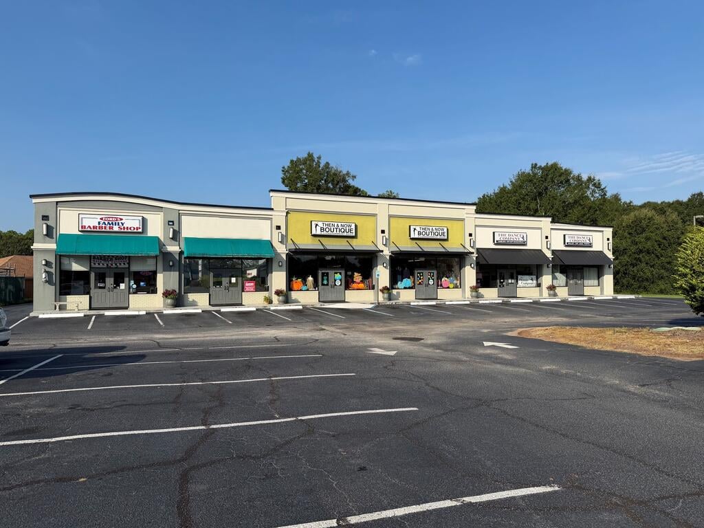1918 1/2 Dawson Rd #2418, Albany, GA 31707