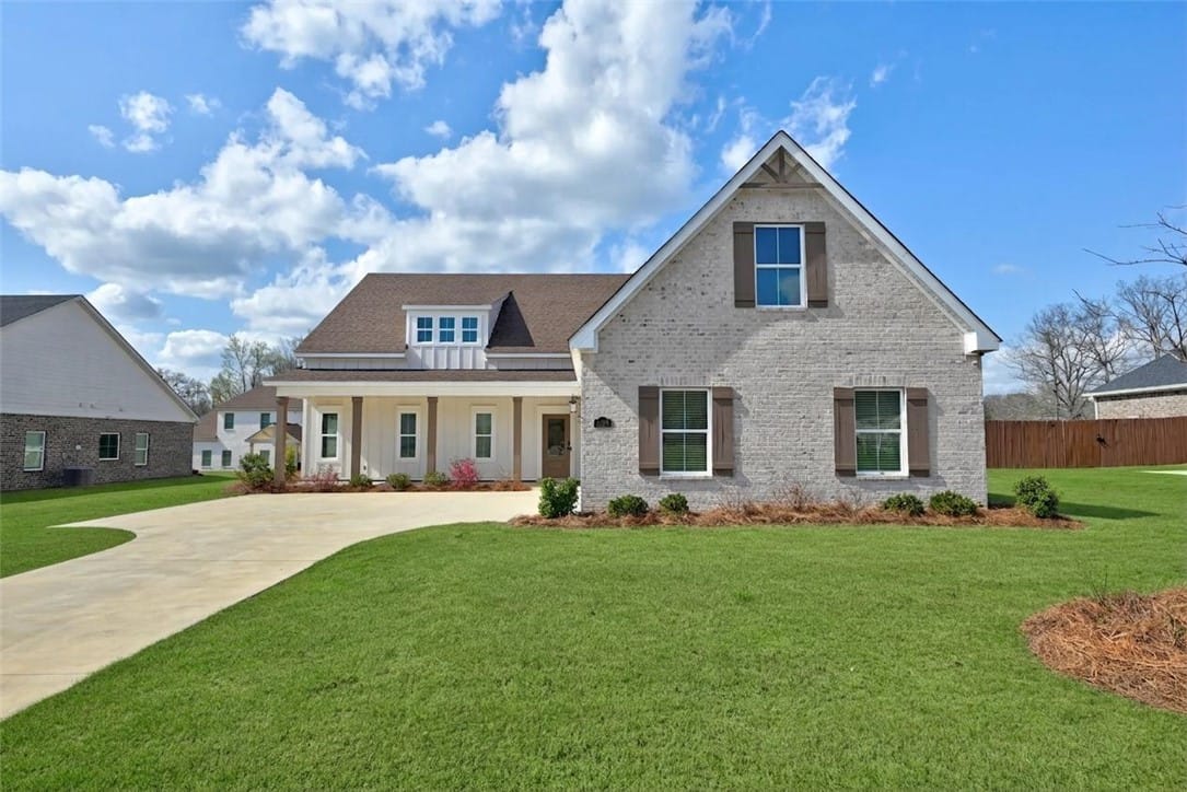 2820 Rainmaker Run Dr, Auburn, AL 36832