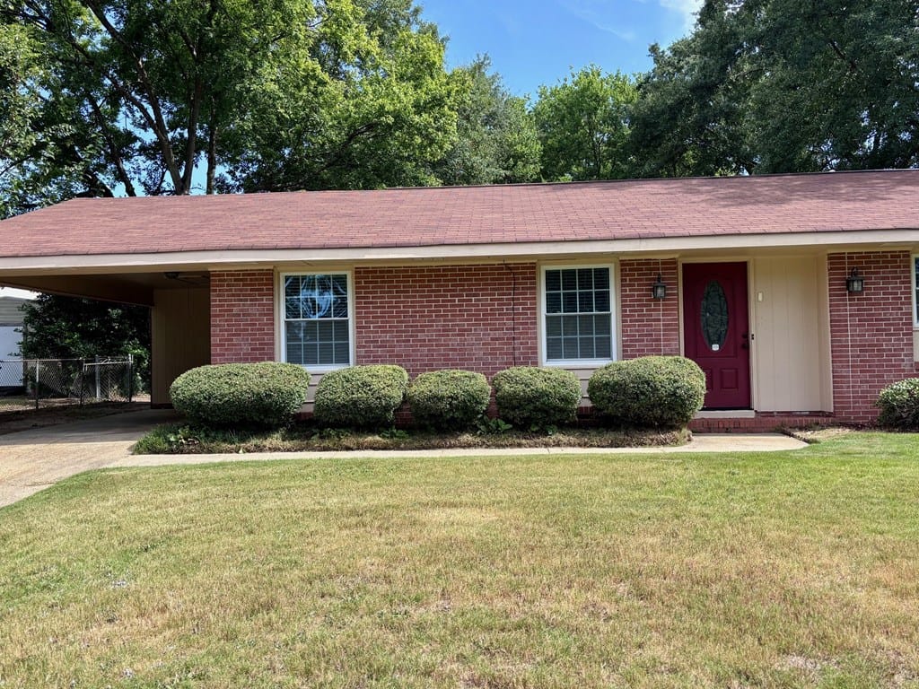 2113 Leeds Dr, Columbus, GA 31904