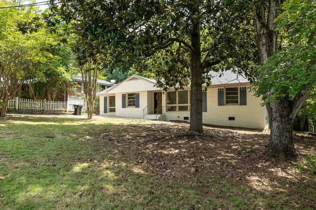 6 Estes Dr, Columbus, GA 31903