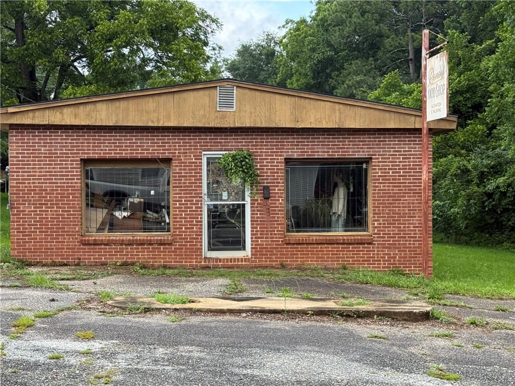 301 S 4th St, Opelika, AL 36801