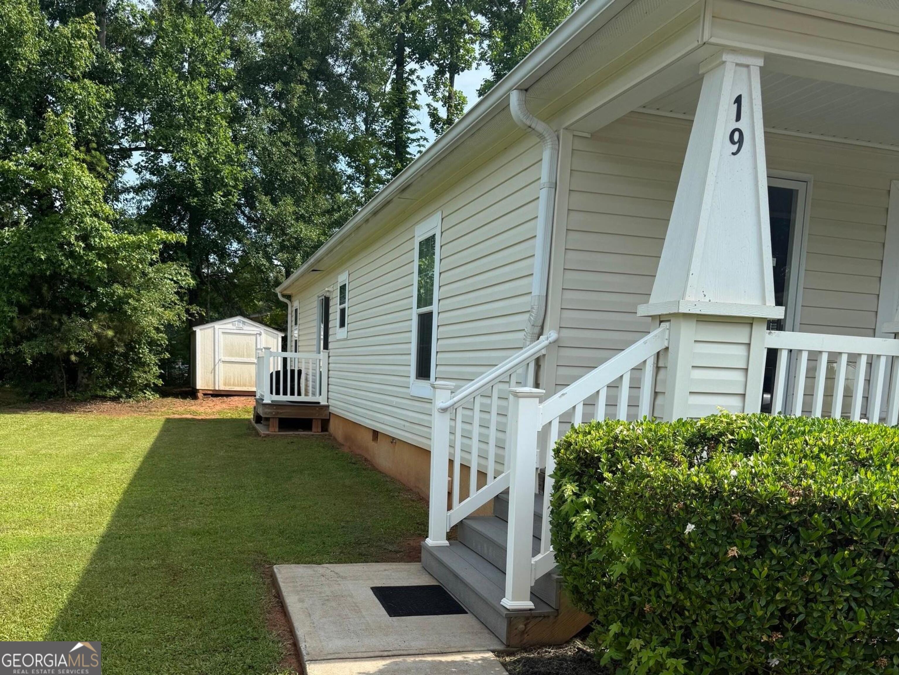19 Redwood Cir, Newnan, GA 30263