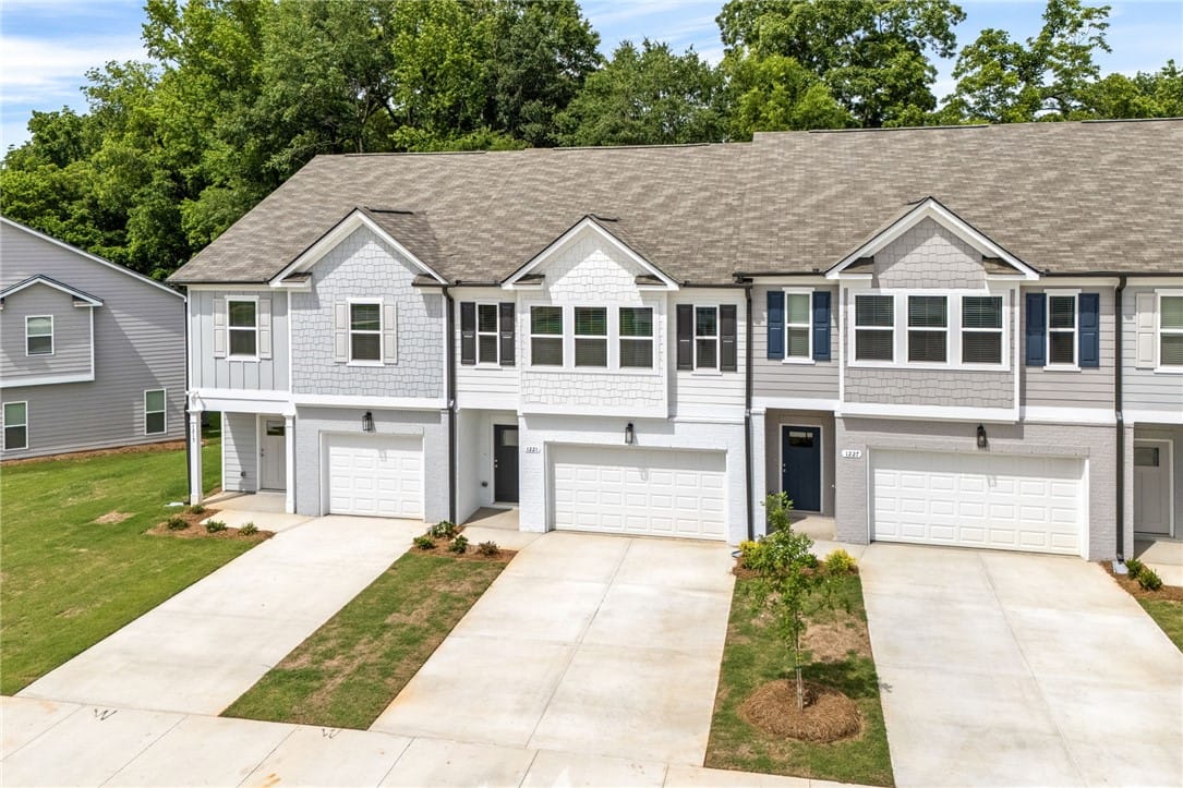 1221 McCoy St, Opelika, AL 36801
