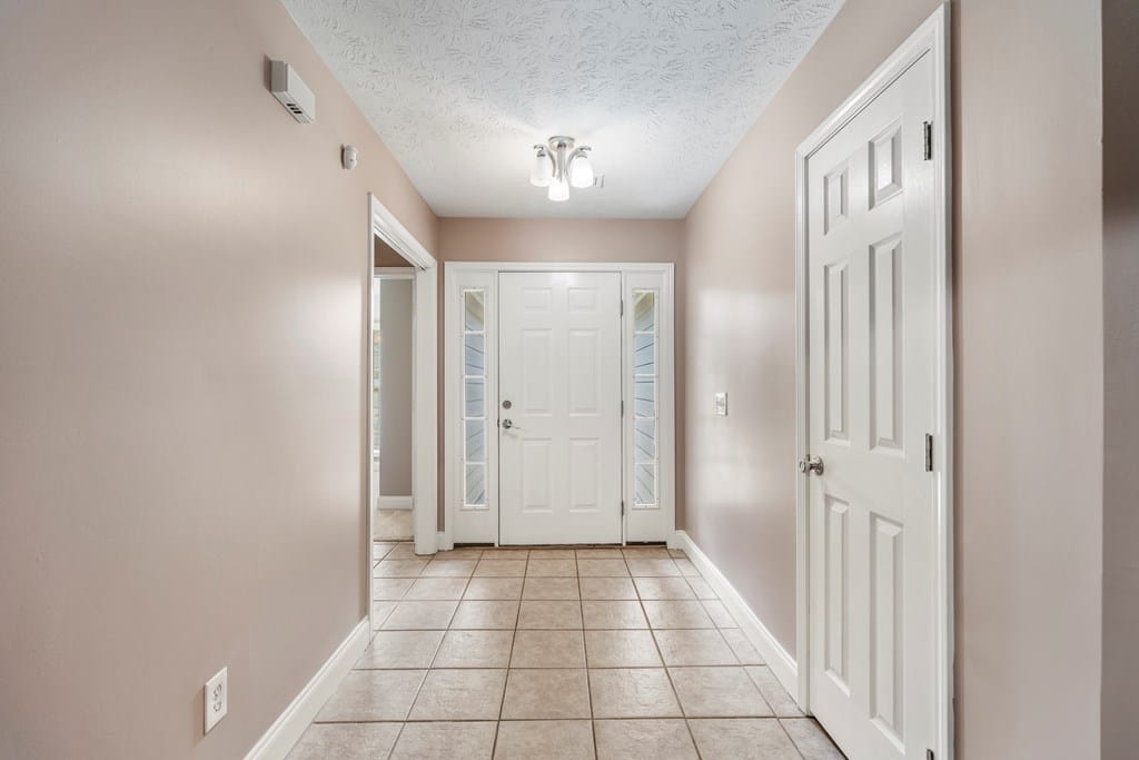 2608 Alpha Dr, Phenix City, AL 36867, Foyer