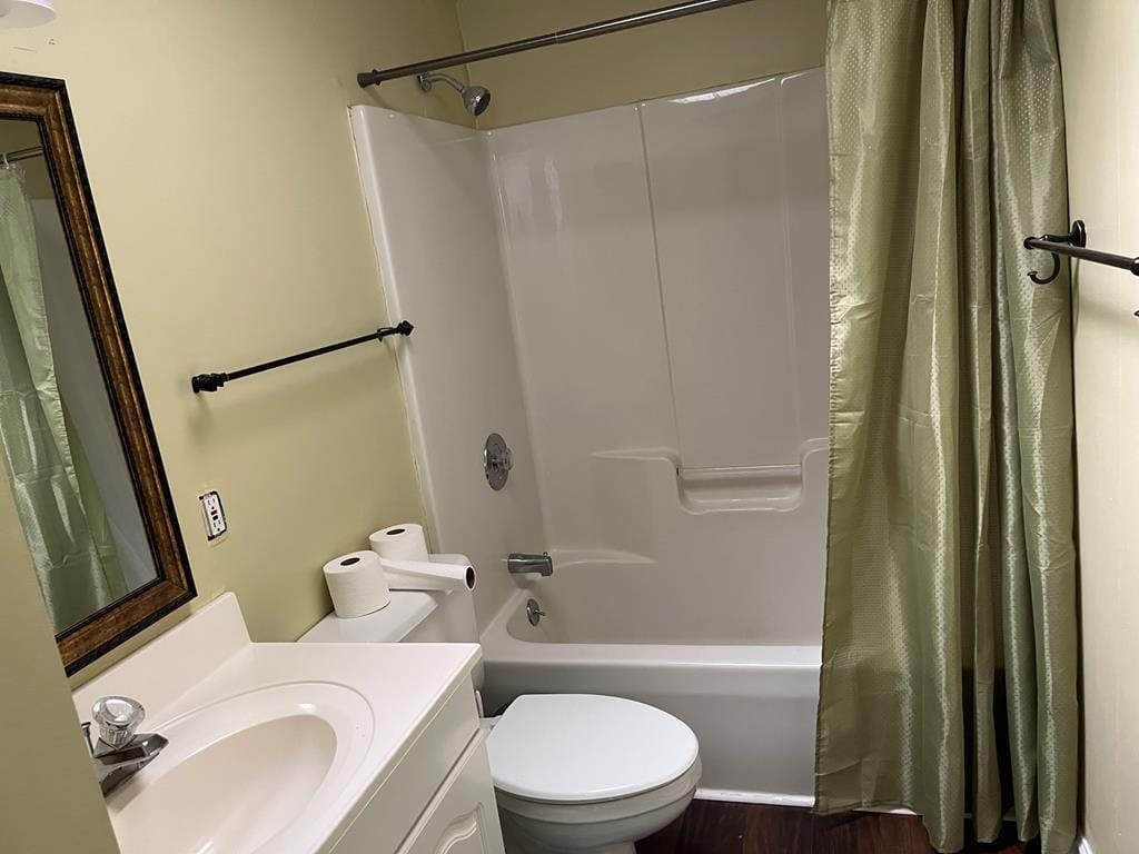205 4th St, Manchester, GA 31816