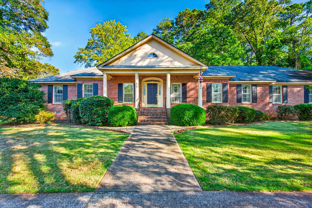 628 Lakewood Dr, LaGrange, GA 30240