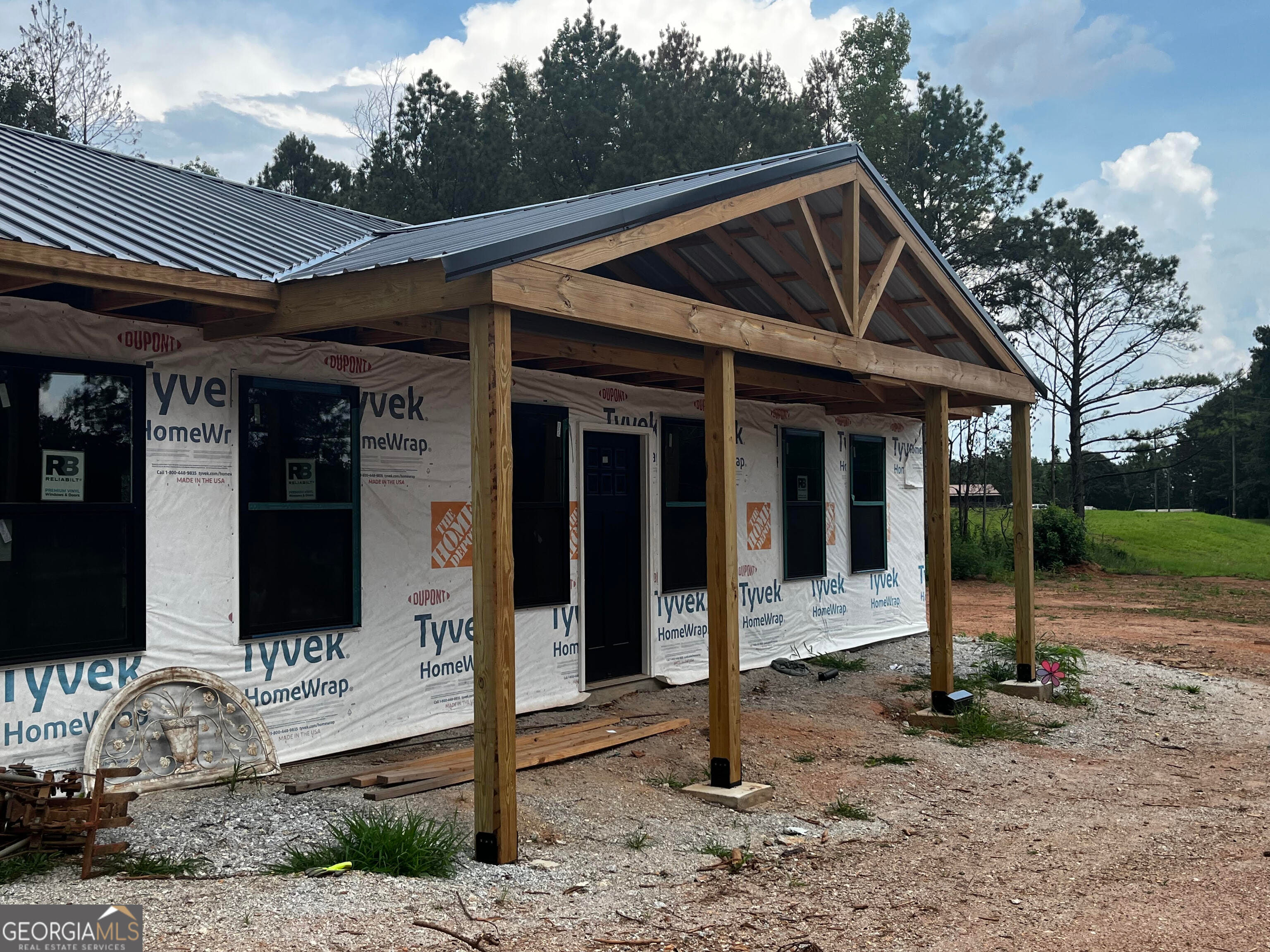 646 Co Rd 61, Roanoke, AL 36274