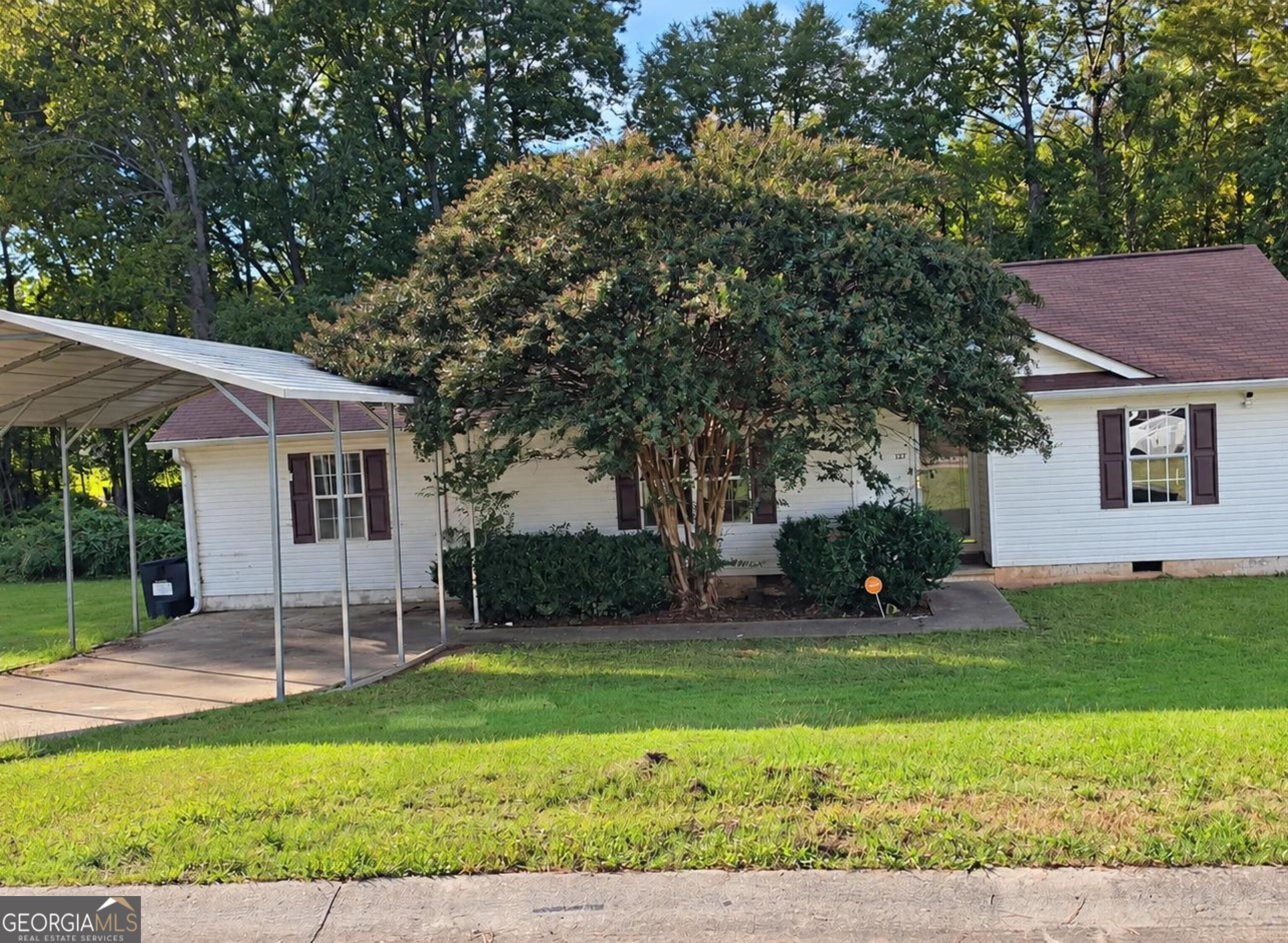 127 Woodridge Cir, LaGrange, GA 30241