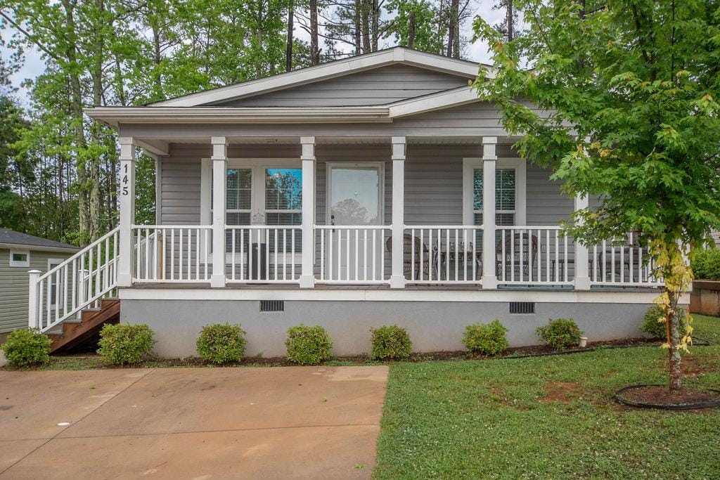 145 Willow Drive E, Newnan, GA, 30263