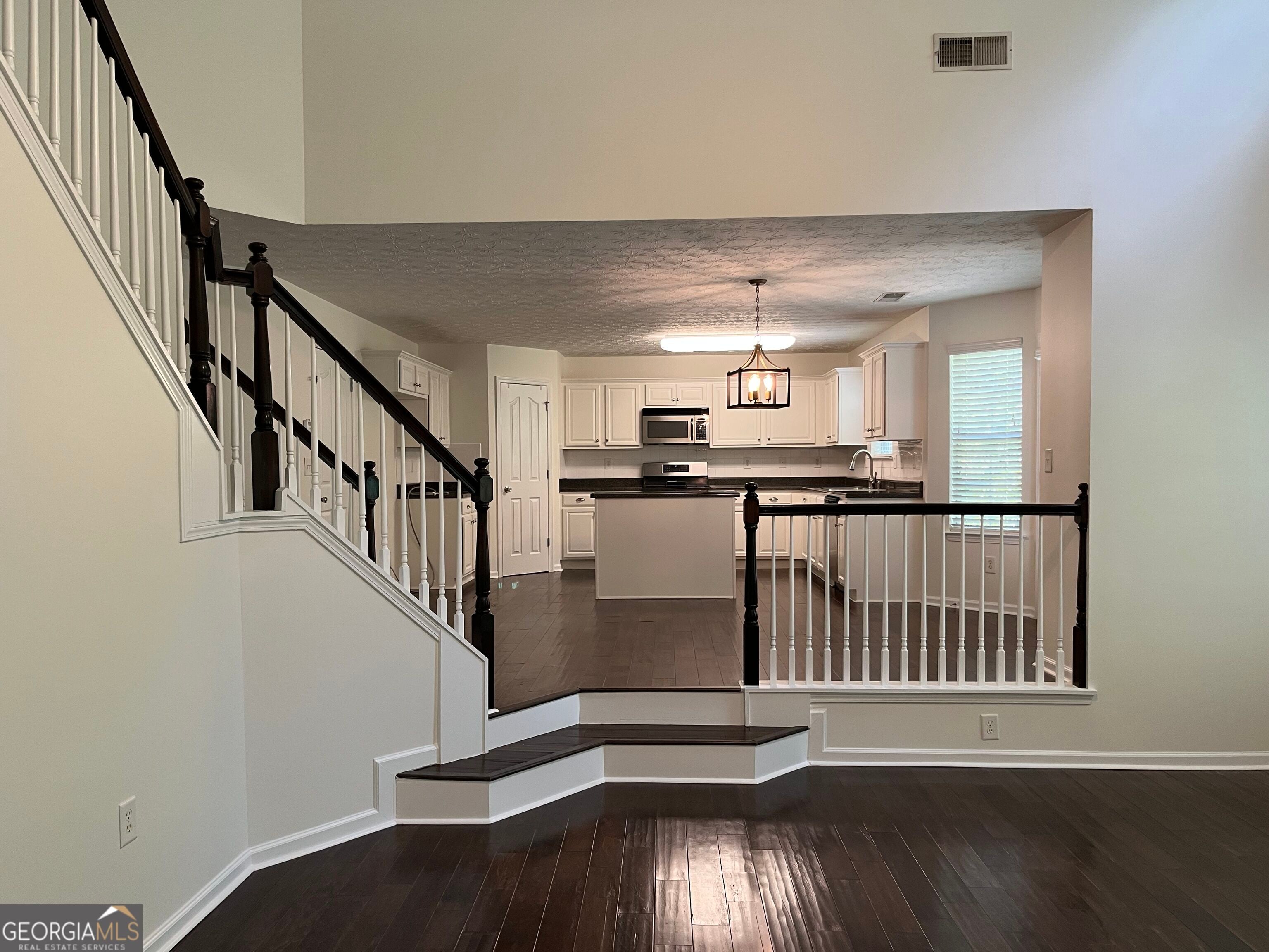 10 New York, Sharpsburg, GA, 30277