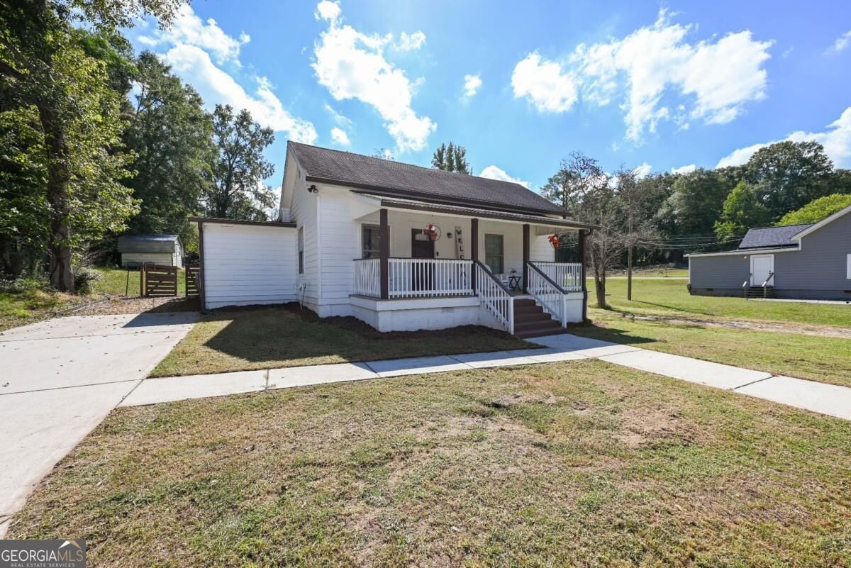 53 E Jones St, Newnan, GA 30263