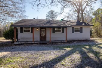 811 Byrd, Smiths Station, AL, 36877