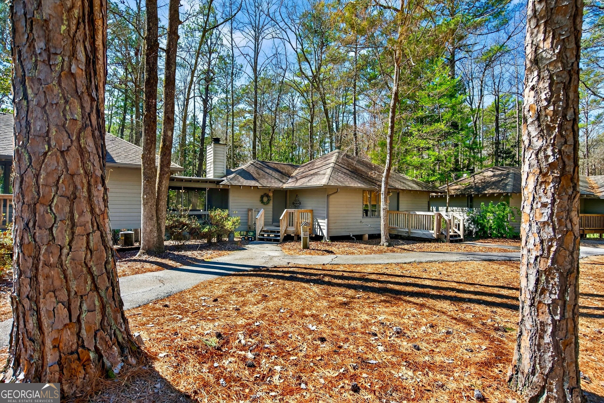2243 Maple Ln, Pine Mountain, GA 31822