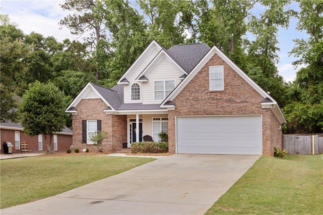611 Shadow Wood Dr, Smiths Station, AL 36877