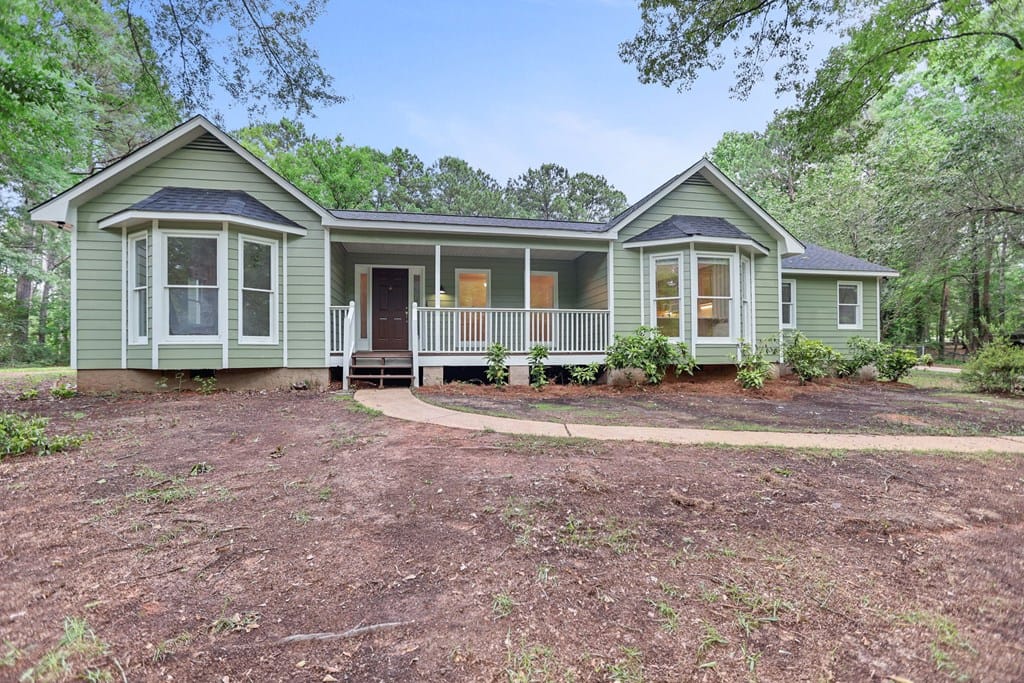 114 Pineknoll Dr, Warm Springs, GA 31830