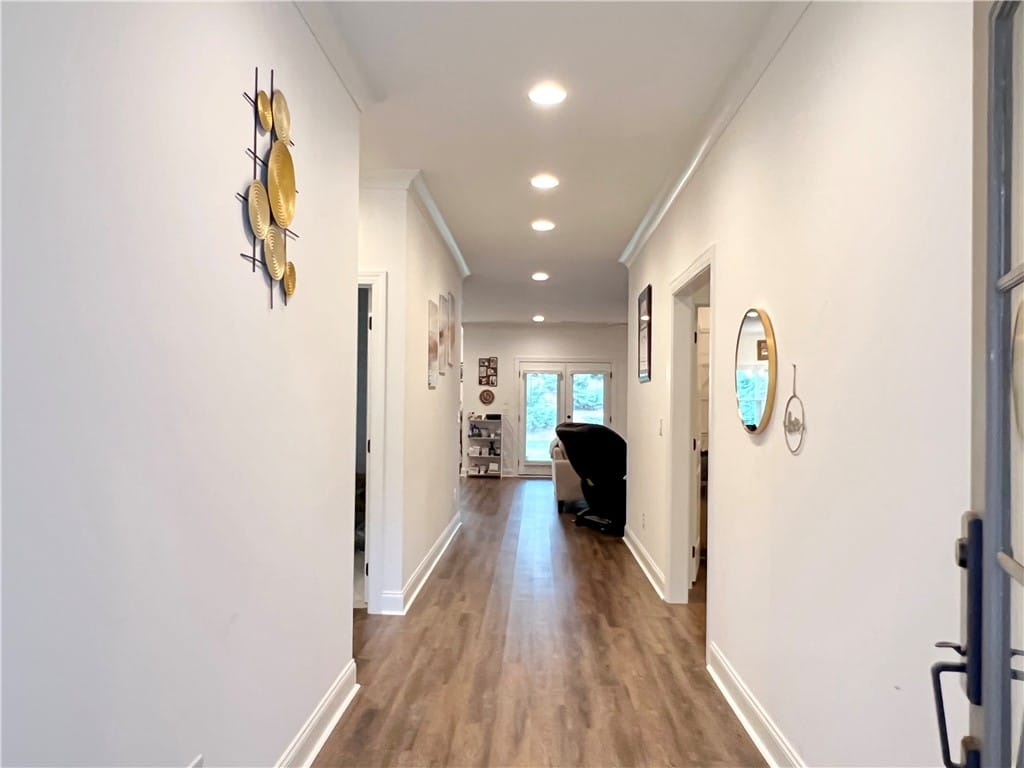 1688 LOIS, Auburn, AL, 36832, Entryway