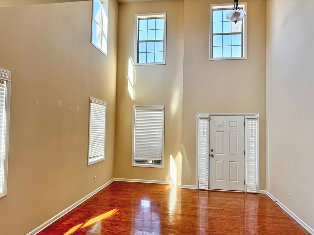 402 Sweetwood Ct, LaGrange, GA 30241