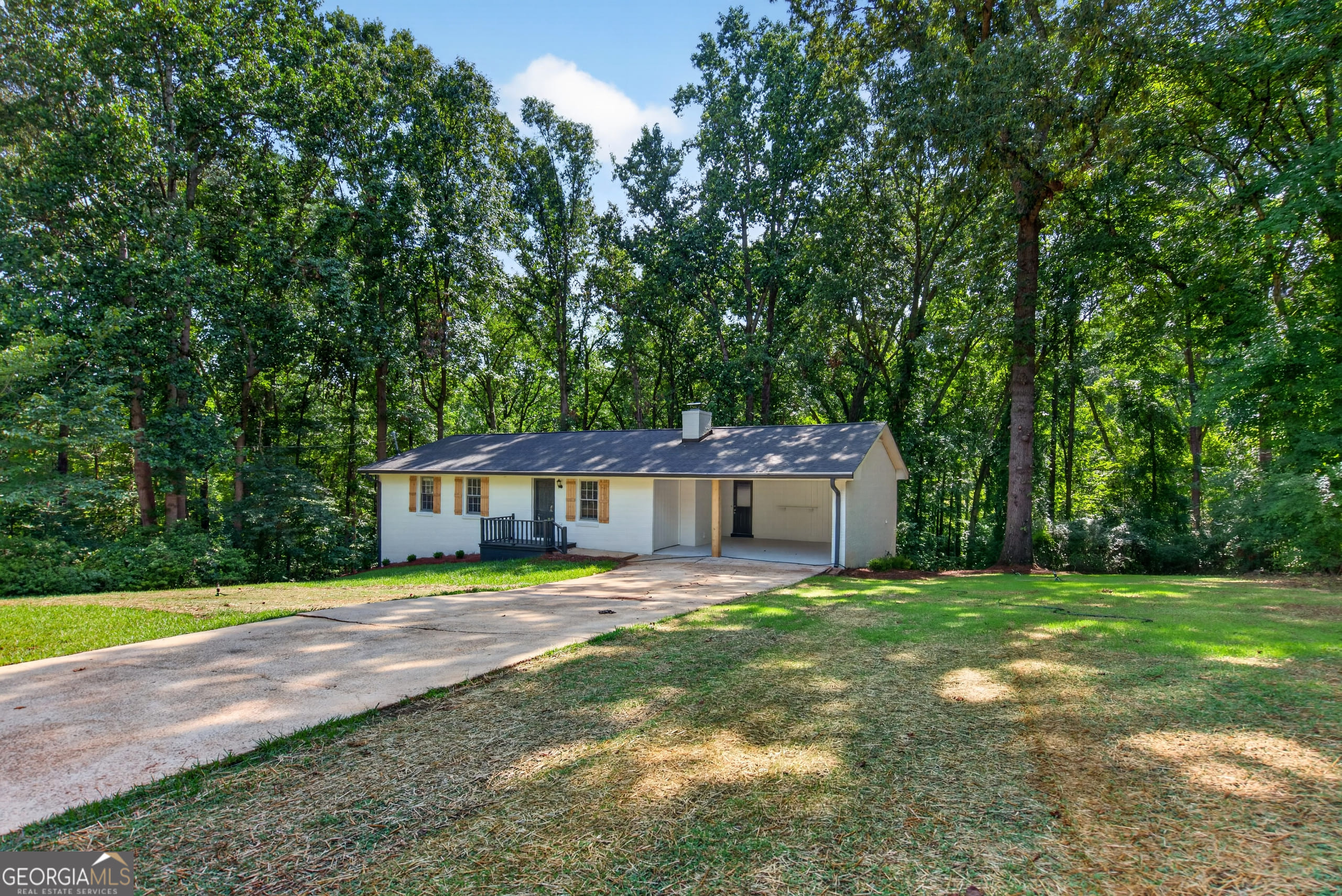126 N Lake Dr, LaGrange, GA 30240