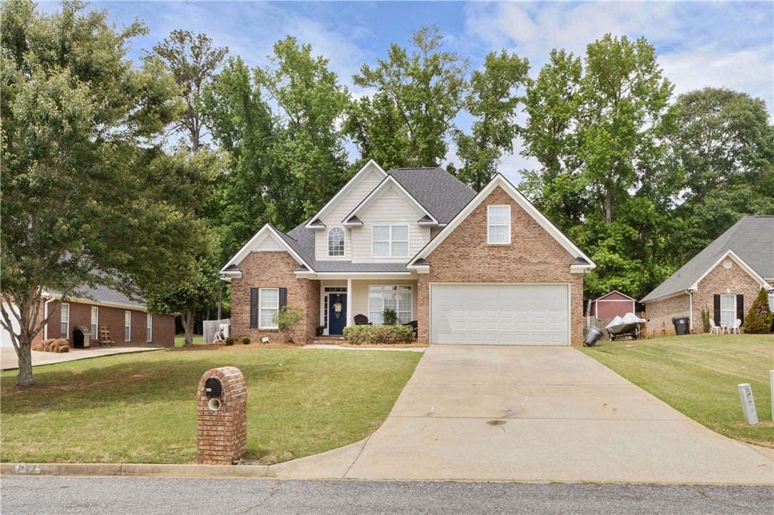 611 Shadow Wood Drive, Smiths Station, AL, 36877