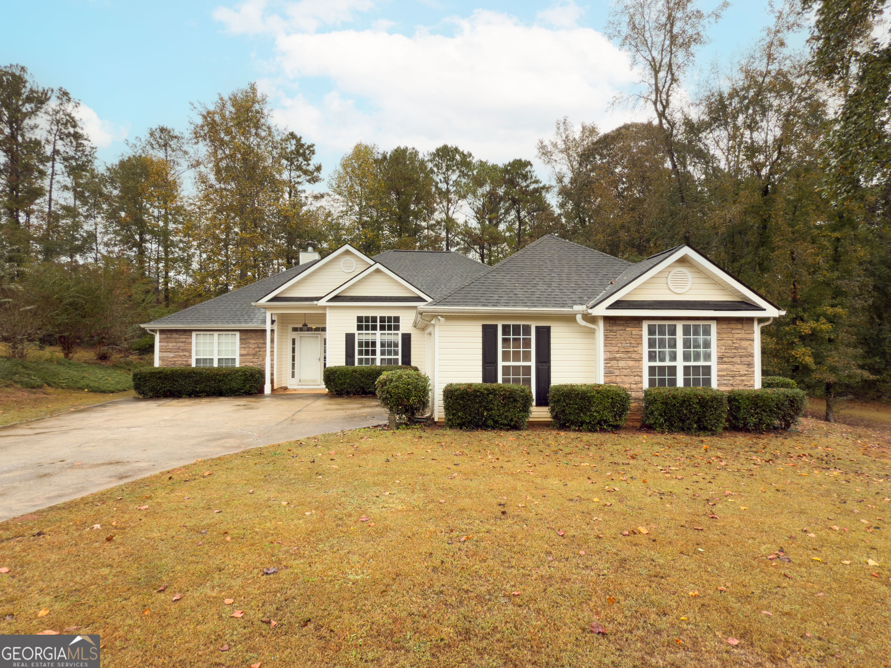 250 Old Pond Rd, LaGrange, GA 30241
