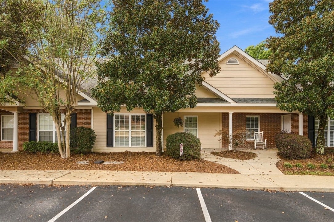 1515 Fitzpatrick Ave Apt 105, Opelika, AL 36801
