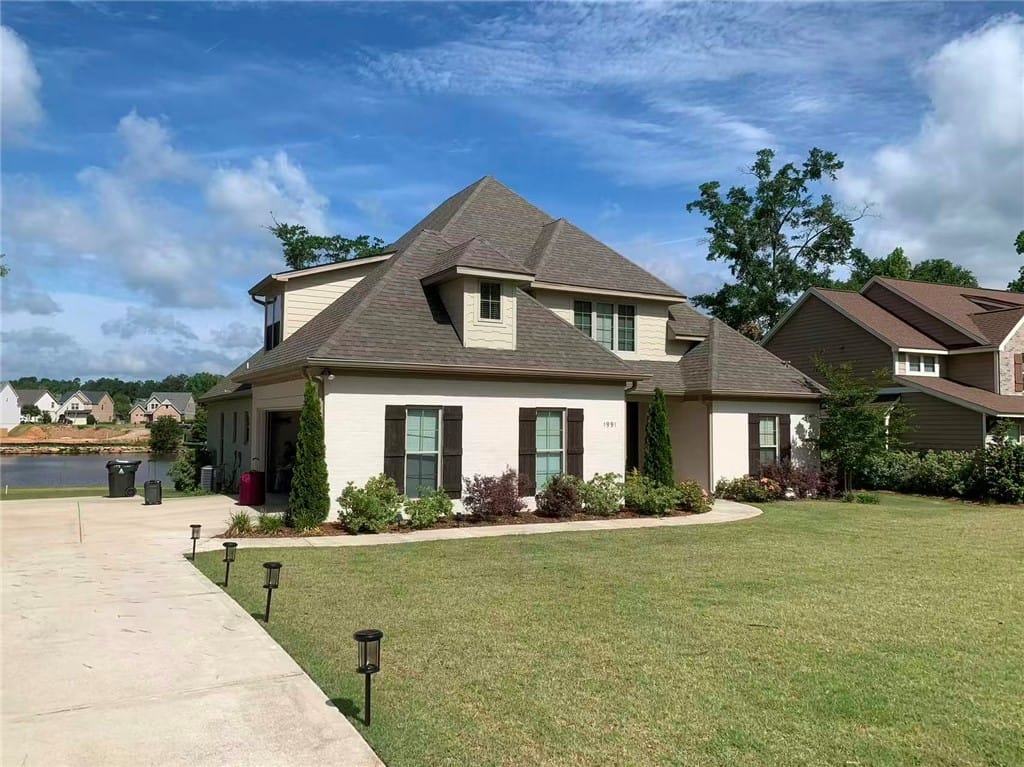 1991 Preserve Dr, Auburn, AL 36879, USA, This charming residence features a well-maintained