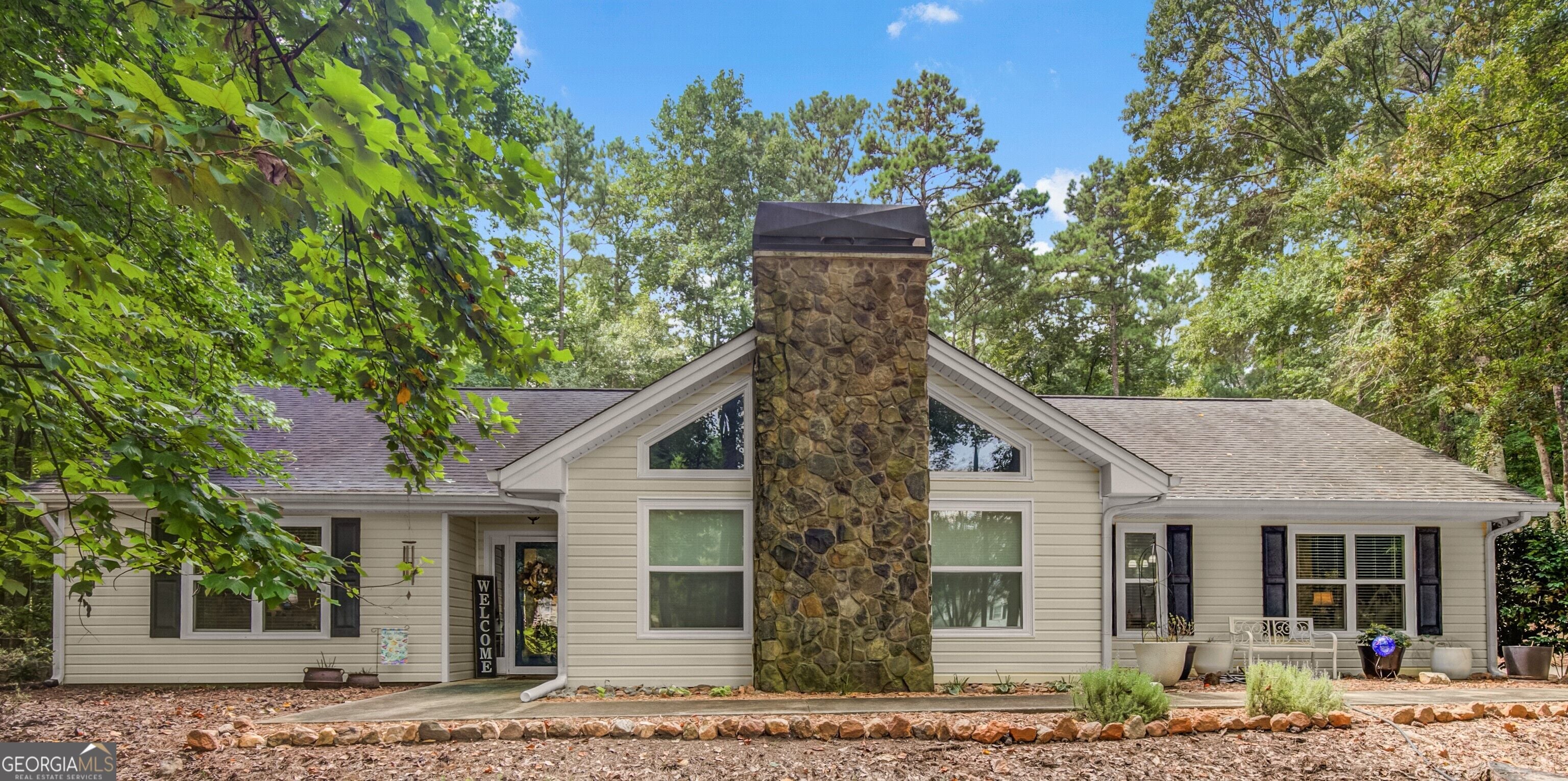 100 Woodmoor Dr, Newnan, GA 30263