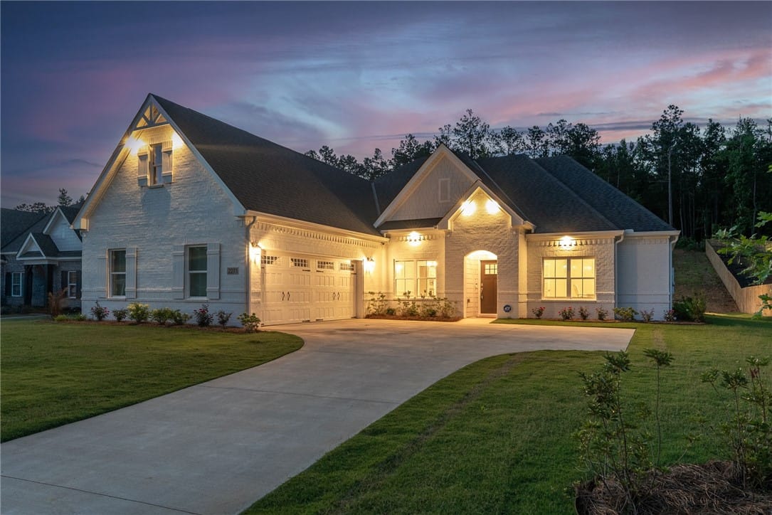 2271 Cannon Gate Drive, Opelika, AL, 36801
