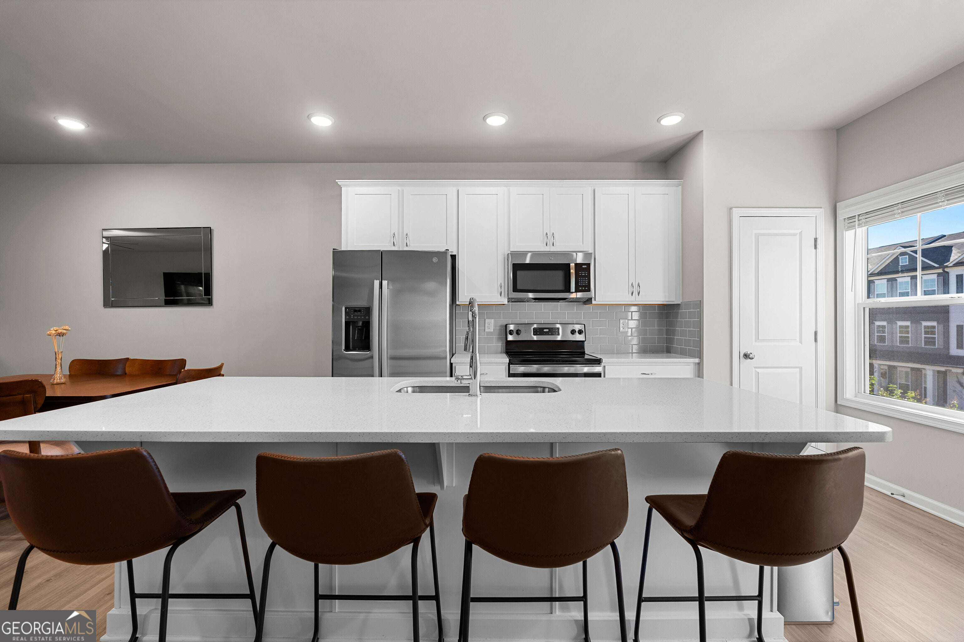 10 Silver Ln, Newnan, GA 30265