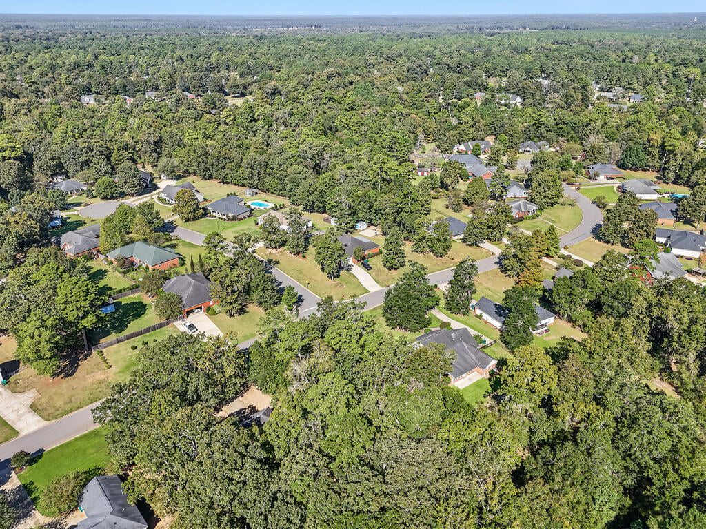 207 Willow Lake Dr, Leesburg, GA 31763