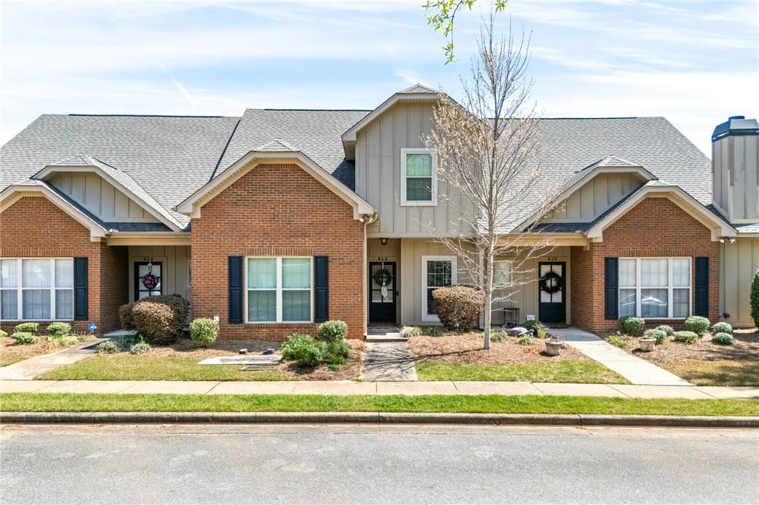 1630 Academy Dr Apt 606, Auburn, AL 36830